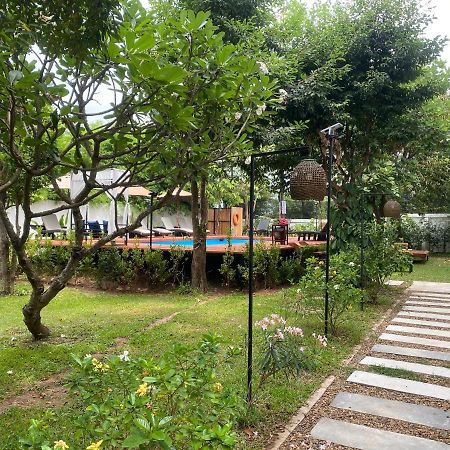 The Riviera Champasak Hotel Bagian luar foto