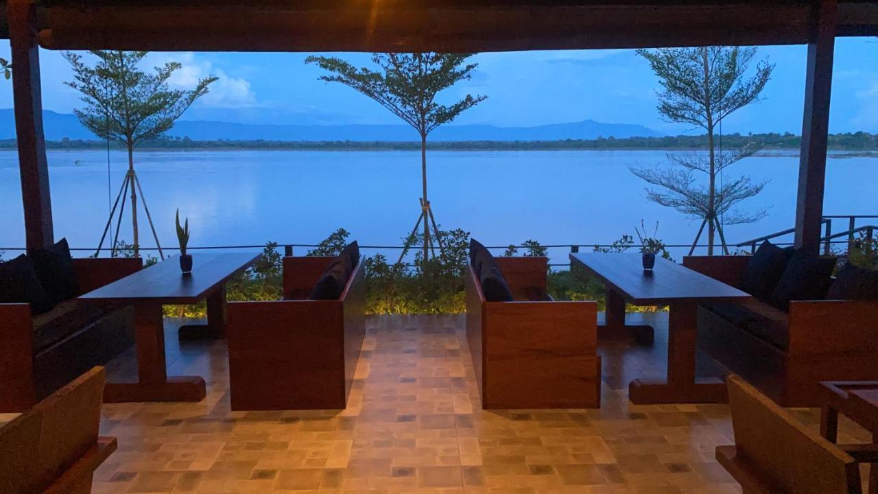 The Riviera Champasak Hotel Bagian luar foto