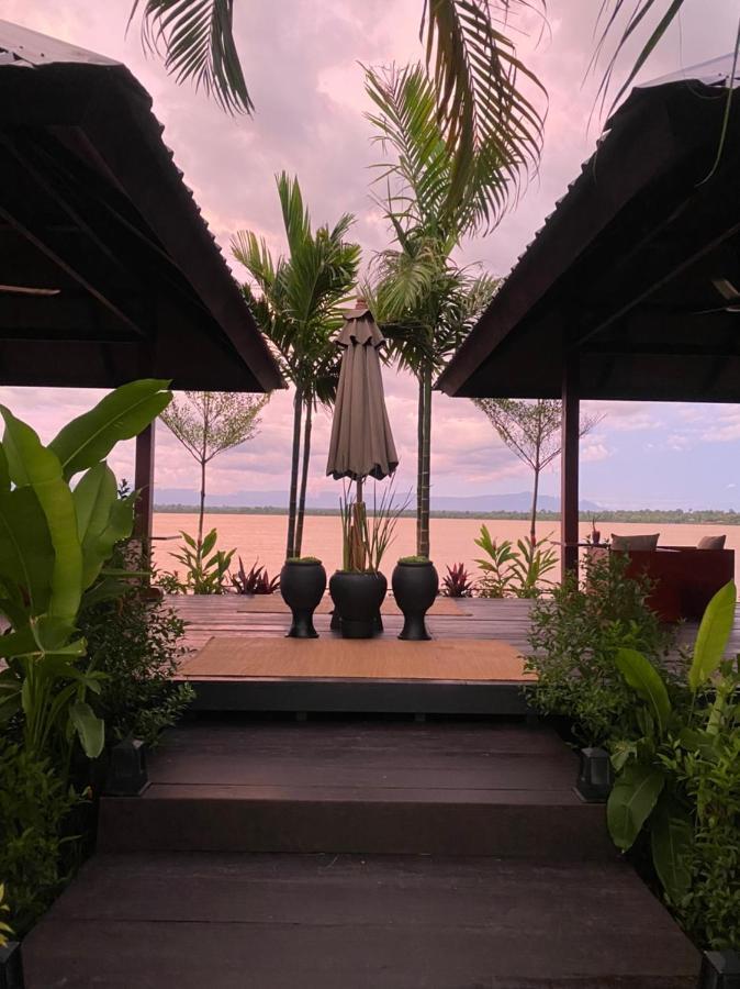 The Riviera Champasak Hotel Bagian luar foto