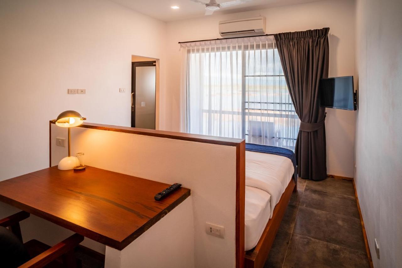 The Riviera Champasak Hotel Bagian luar foto