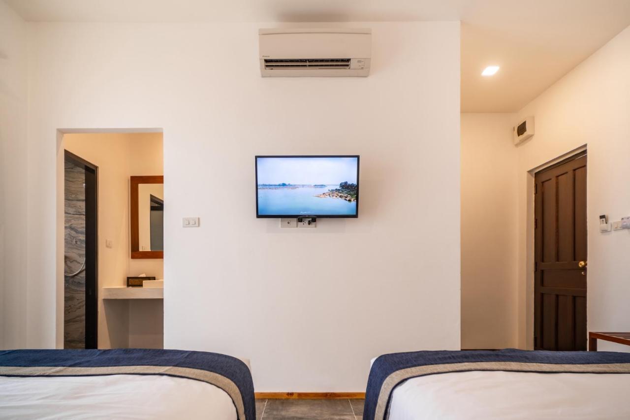 The Riviera Champasak Hotel Bagian luar foto
