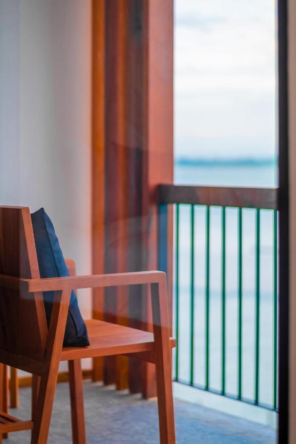 The Riviera Champasak Hotel Bagian luar foto