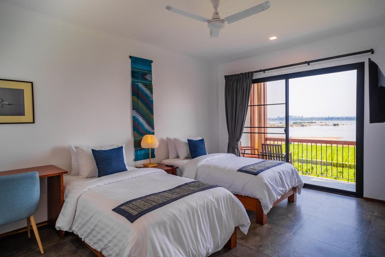 The Riviera Champasak Hotel Bagian luar foto