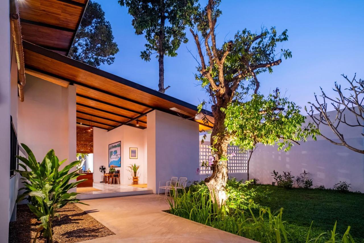 The Riviera Champasak Hotel Bagian luar foto