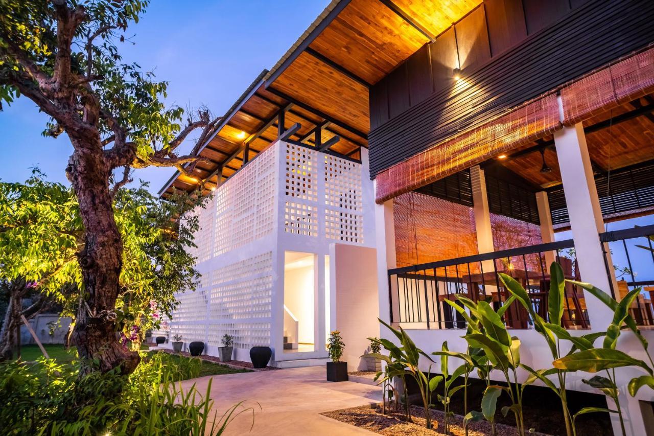 The Riviera Champasak Hotel Bagian luar foto