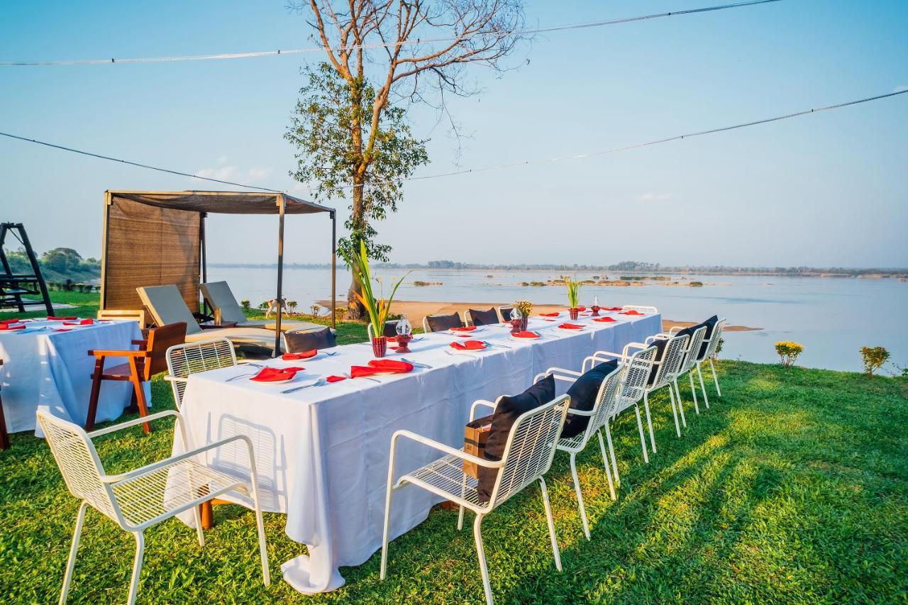 The Riviera Champasak Hotel Bagian luar foto